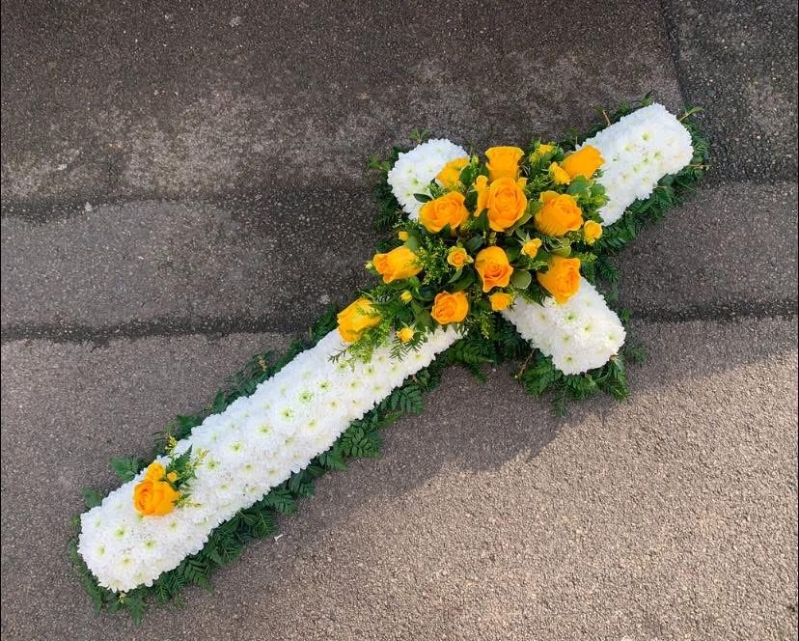 Create your Own Foliage Edge Based Cross