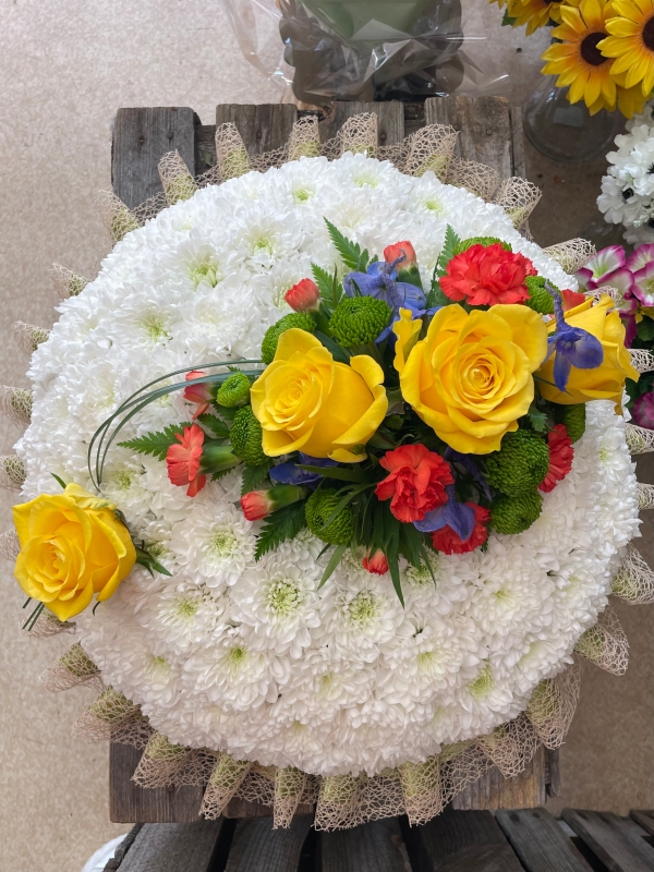 Yellow and White Posy Pad