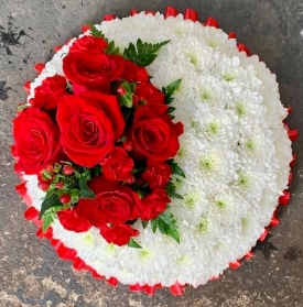 Traditional Based Red & White Posy Pad